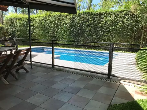 Casa 4 ambientes con 2 baños