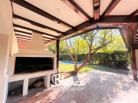 Casa 5 ambientes con 3 baños