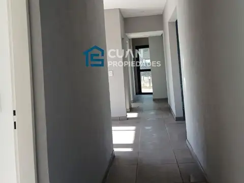 Casa en Venta con 3 cocheras
