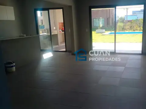 Casa 5 ambientes con 3 baños