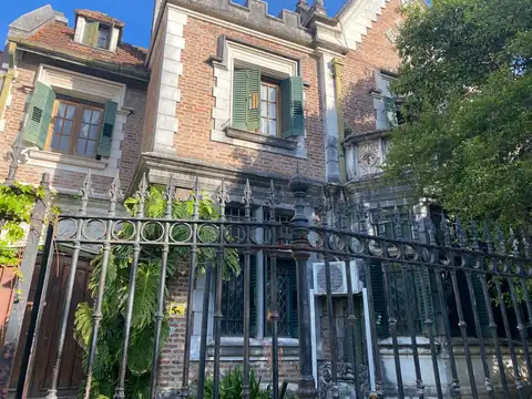 Casa en venta estilo Tudor en el centro de San Fernando
