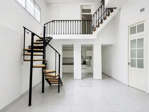 VENTA – Casa de pasillo en PH de 3 dormitorios. Barrio Martín, Rosario. Apto crédito.
