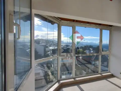 Venta de Departamento céntrico, muy amplio, luminoso y con hermosa vista!