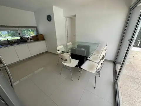 Casa en Venta Barrio Los Pilares en Pilar con pileta