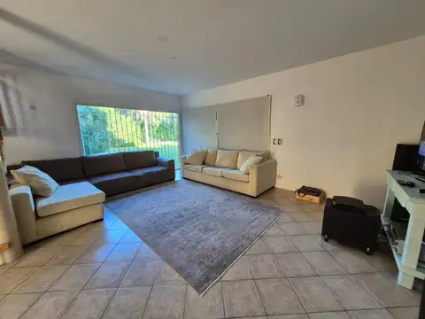 Casa en Venta con 6 cocheras