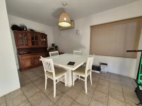 Casa en Venta con 6 cocheras