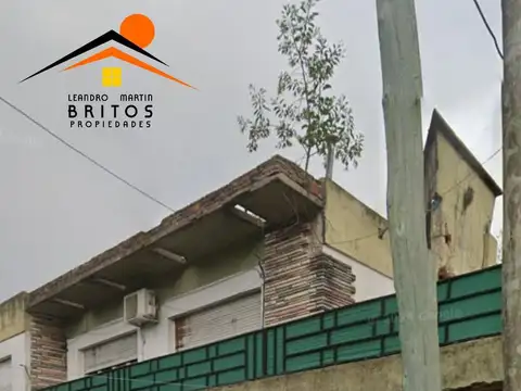 Casa en Venta en Villa Luzuriaga. Ideal Inversor