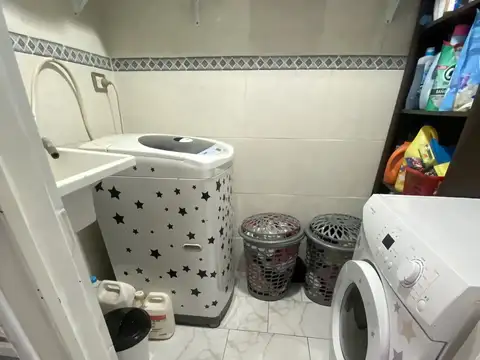 Casa 11 ambientes con 4 baños