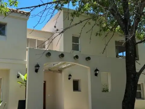 Casa en Venta Apto Credito Saint Matthew´s Village
