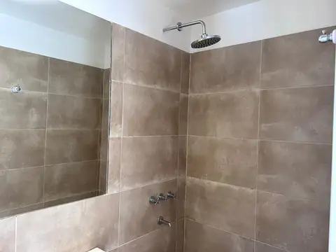 Casa en Venta con 8 cocheras