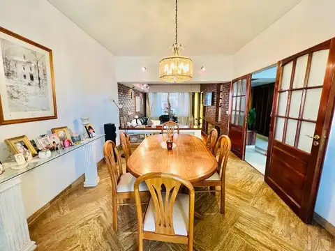 Casa 5 ambientes con 3 baños