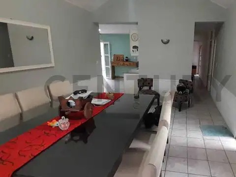 Bombal 1400, Piso 0