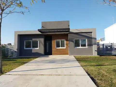 Casa en venta Barrio San Pablo, Pilar. 5 ambientes con pileta. Acepta financiaci