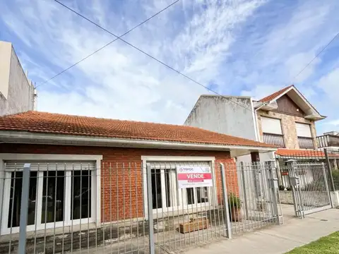 VENTA CASA 4 AMBIENTES EN J.J. PASO Y LA RIOJA