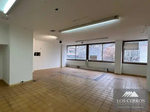LOCAL  EN VENTA CENTRO BARILOCHE CALLE QUAGLIA Y MITRE