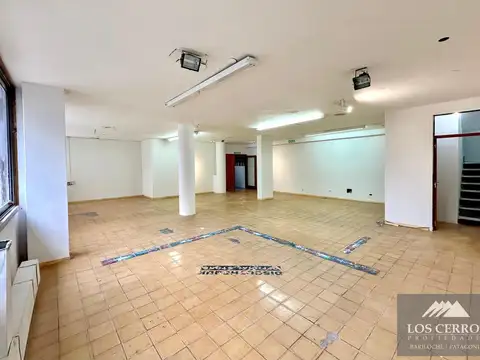 LOCAL  EN VENTA CENTRO BARILOCHE CALLE QUAGLIA Y MITRE