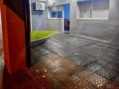 Casa en Venta con 5 cocheras