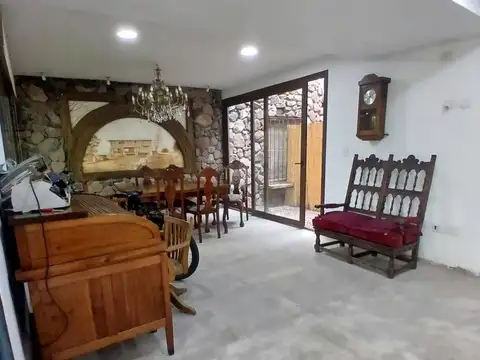 OPENHOUSE ALQUILA PRESTIGIOSA PROPIEDAD PARA OFICINAS EN PLENA EMILIO CIVIT