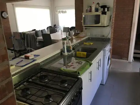 Depto Tipo Casa 4 ambientes con 3 baños