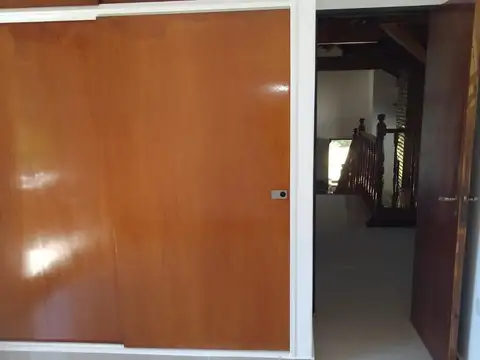 Casa en venta - 4 Dormitorios 3 Baños - Pilar