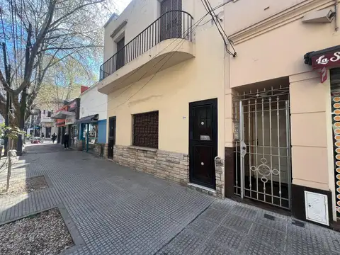 Del Valle Iberlucea  al 2800