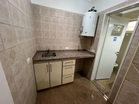 Oficina en Alquiler al Este