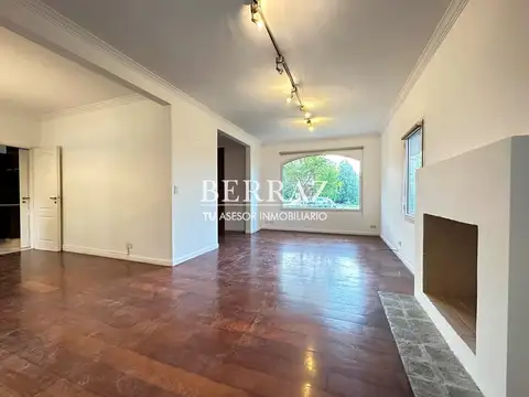 Casa 6 ambientes con 2 baños