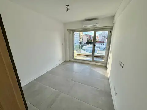 Departamento en Alquiler en Coghlan, $ 600.000