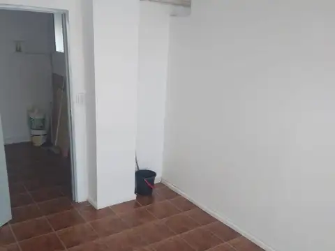 Oficina 3 ambientes con 1 baño