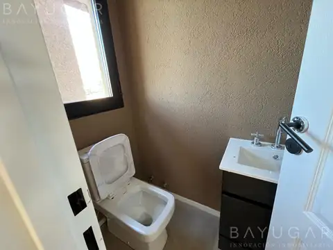 Casa en Venta en Los Alcanfores, USD 230.000