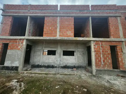 VENTA DUPLEX 2 DORMITORIOS EN UMBRA HOUSING