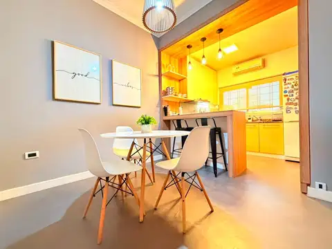 Casa en Alquiler con 2 cocheras