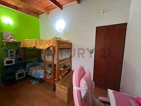 27 e/ 83 y 84 , Piso 0