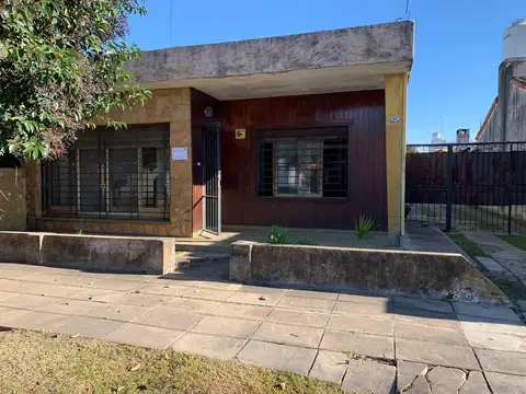 Venta Casa en  Bella Vista 3 ambientes
