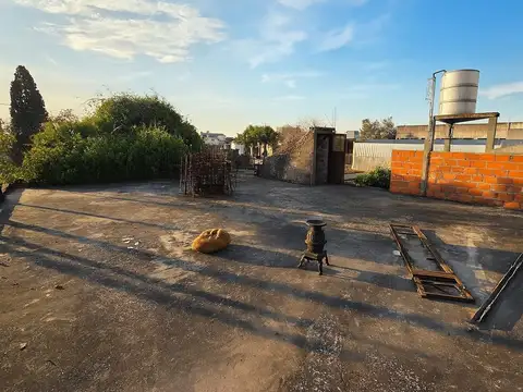 Casa 2 ambientes con 2 baños