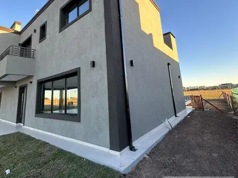 Depto Tipo Casa en Venta de 3 dormitorios