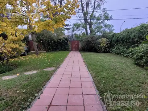 Casa Carrasco Sur 4 dormitorios jardin lugar varios autos zona colegio Woodlands y Lawn Tenis