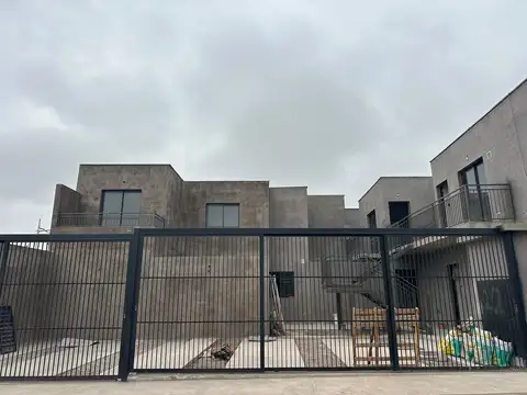 DUPLEX EN POZO 3 DORMITORIOS