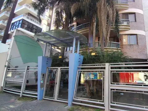DEPARTAMENTO DE DOS AMBIENTES CON COCHERA CUBIERTA