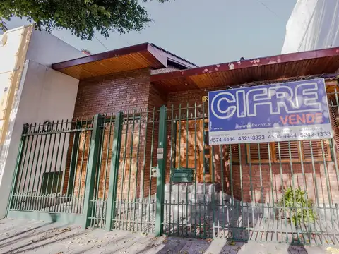 Excelente casa 5 ambientes quincho, patio en Villa Pueyrredón sobre lote de 8,66x41,20