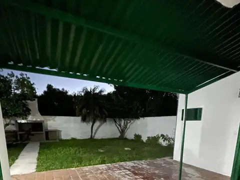 Casa 5 ambientes con 1 baño