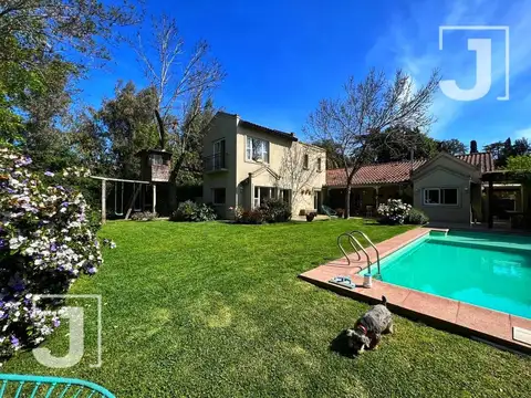 Casa en venta en La Tranquera, Pilar | 5 ambientes sobre lote de 776 m² con jardín y pileta