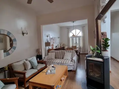 Venta casa Reducto 3 dormitorios, 2 baños, garaje