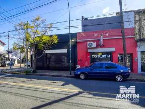 Venta en block 2 locales y 1 vivienda. Excelente zona comercial.