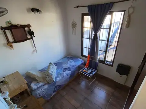 VENTA CASA 5 AMB C/COHERA JARDIN, PARRILLA Y PATIO