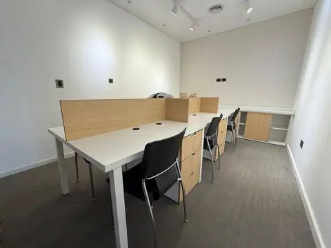Oficina en Alquiler en Jardines De San Lorenzo, USD 4.500