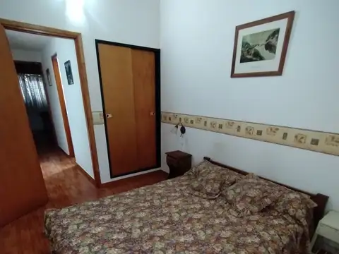 EXCELENTE DUPLEX DE 3 AMBIENTES CON PATIO Y PARRILLA