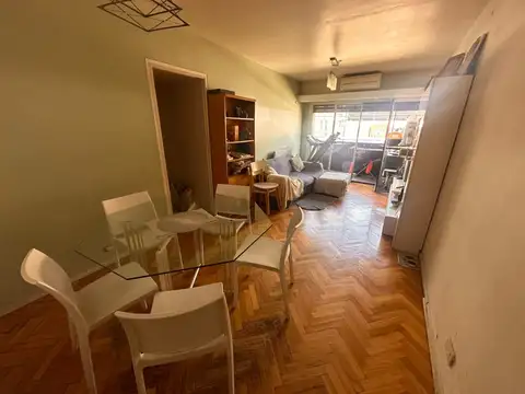 AMPLIO DEPARTAMENTO 5 AMBIENTES AL FRENTE CON BALCON CORRIDO - APTO PROFESIONAL