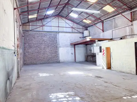 Galpon en Alquiler en Villa Dominico, USD 900