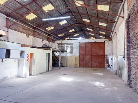 Galpon en Alquiler 30  mts Fondo